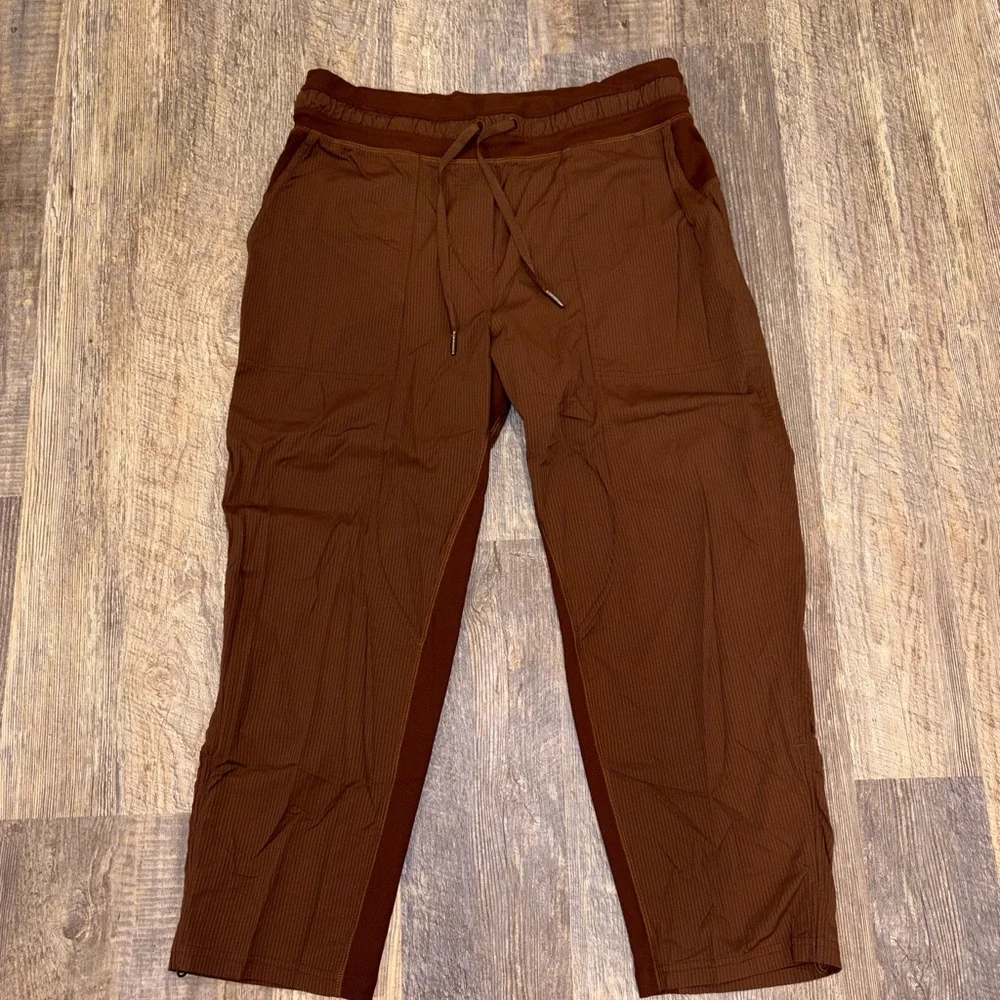 Lululemon Dance Studio Mid-Rise Cropped Pant